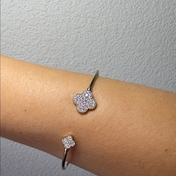 emma vera Jewelry - NWT Emma Vera Silver Clover Cuff Bangle Bracelet